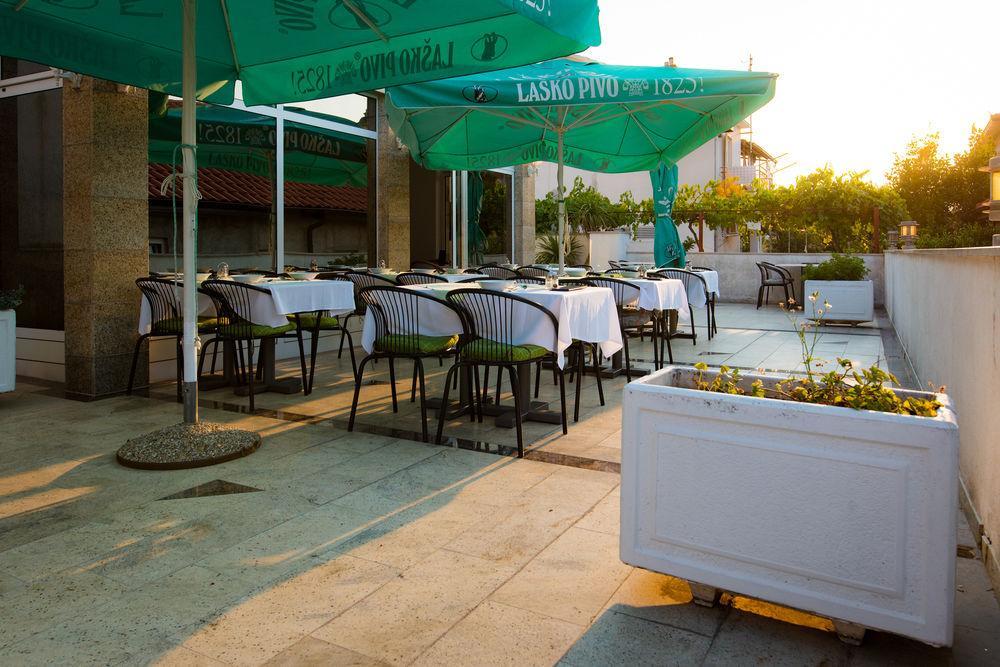 סופטאר Downtown Private Rooms Mandic מראה חיצוני תמונה
