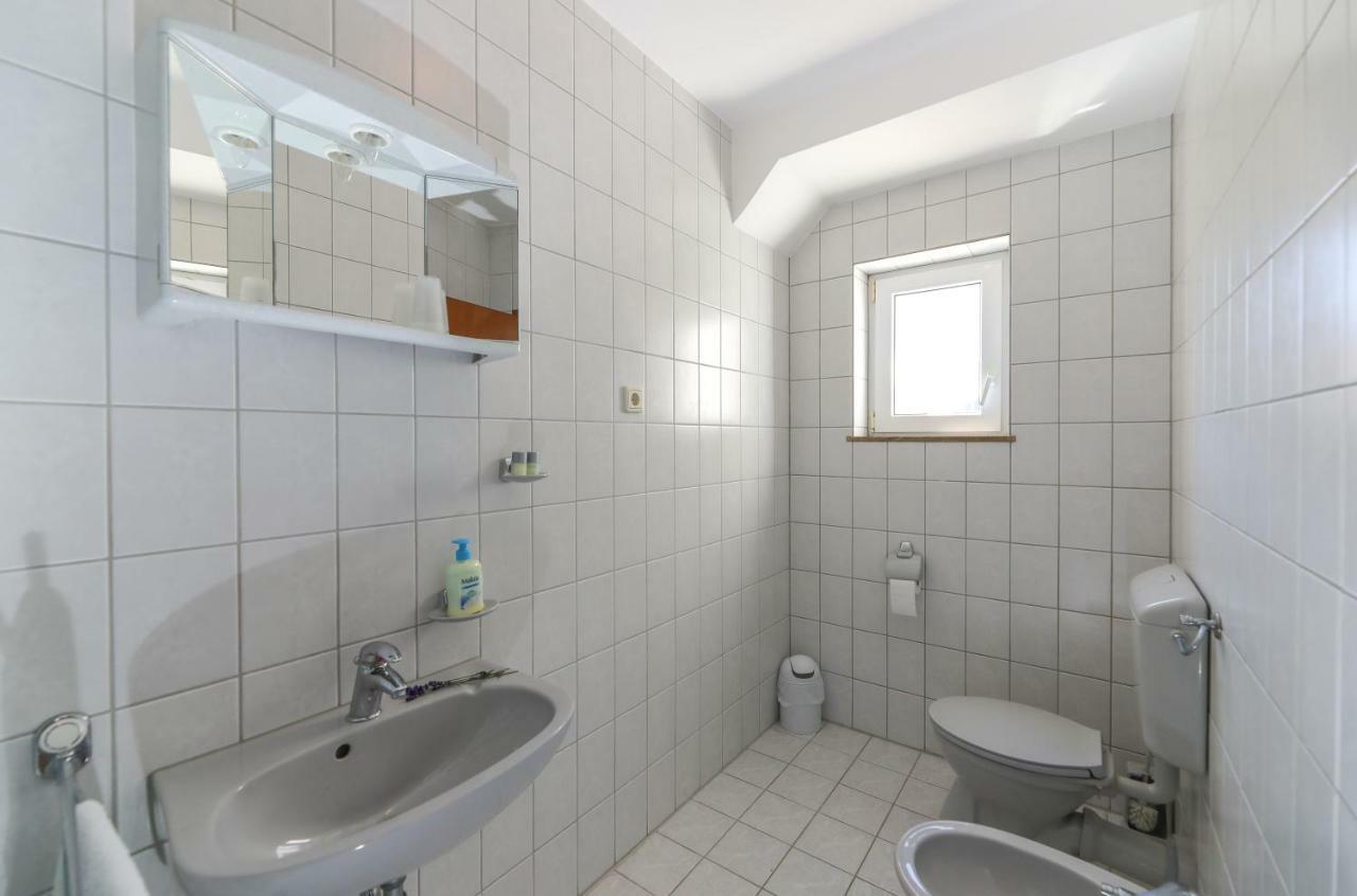 סופטאר Downtown Private Rooms Mandic מראה חיצוני תמונה