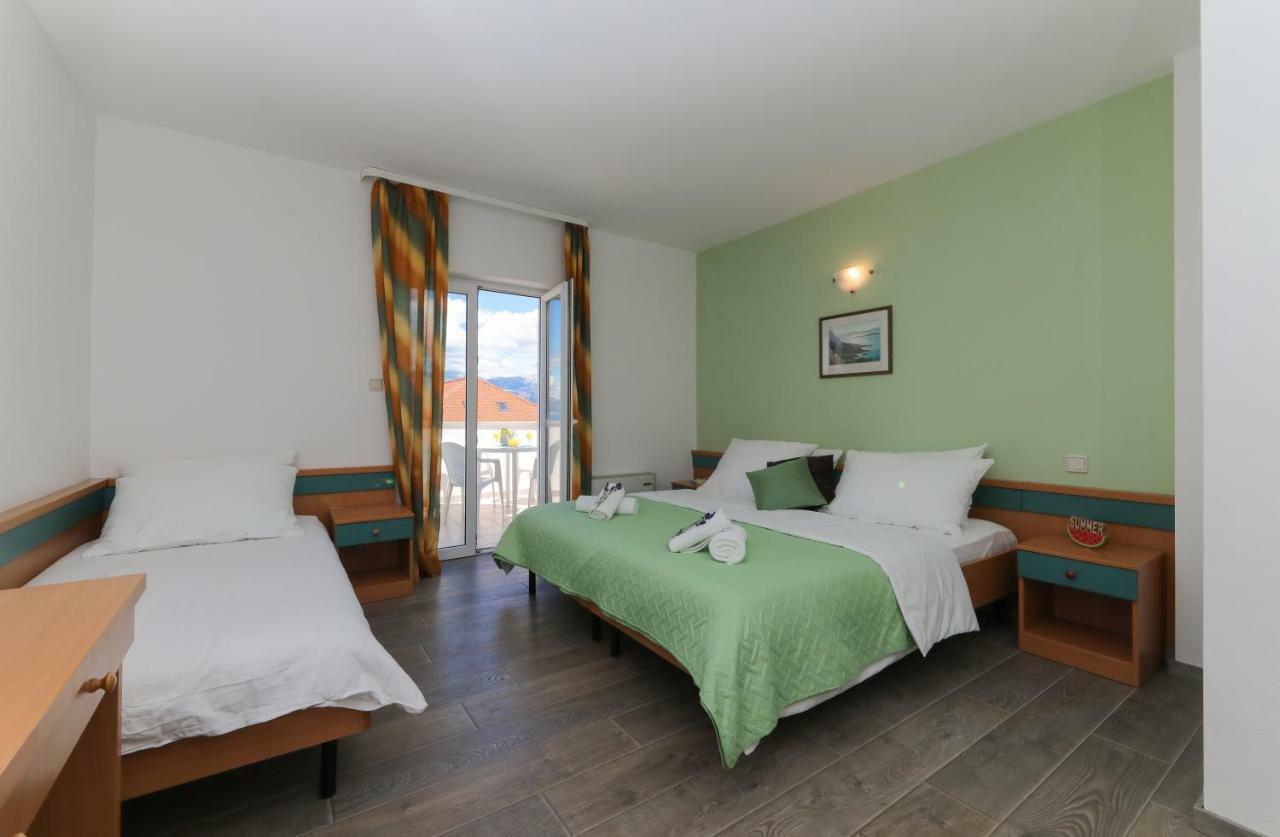 סופטאר Downtown Private Rooms Mandic מראה חיצוני תמונה