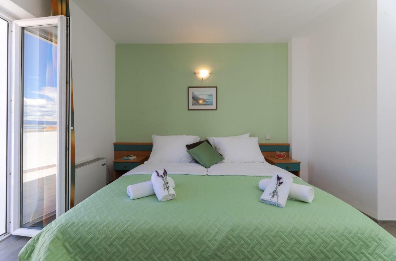 סופטאר Downtown Private Rooms Mandic מראה חיצוני תמונה