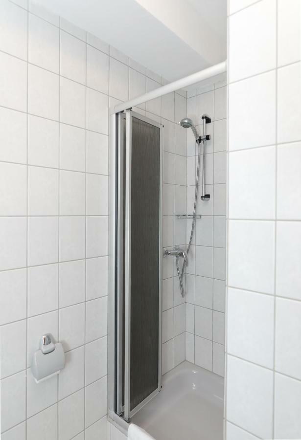 סופטאר Downtown Private Rooms Mandic מראה חיצוני תמונה