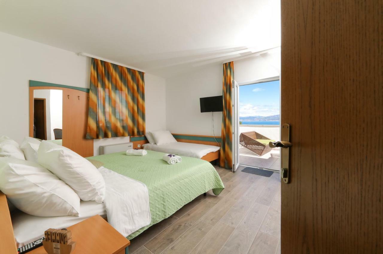סופטאר Downtown Private Rooms Mandic מראה חיצוני תמונה